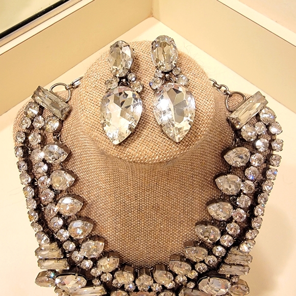 Sorrelli Crystal Cluster Statement Necklace - Picture 2 of 8